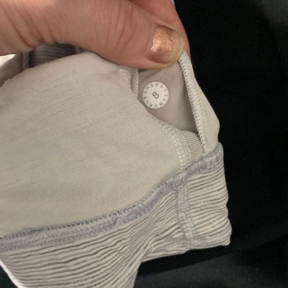 LULULEMON Train Times Bra 8 White / Grey Stripe - Picture 2 of 6